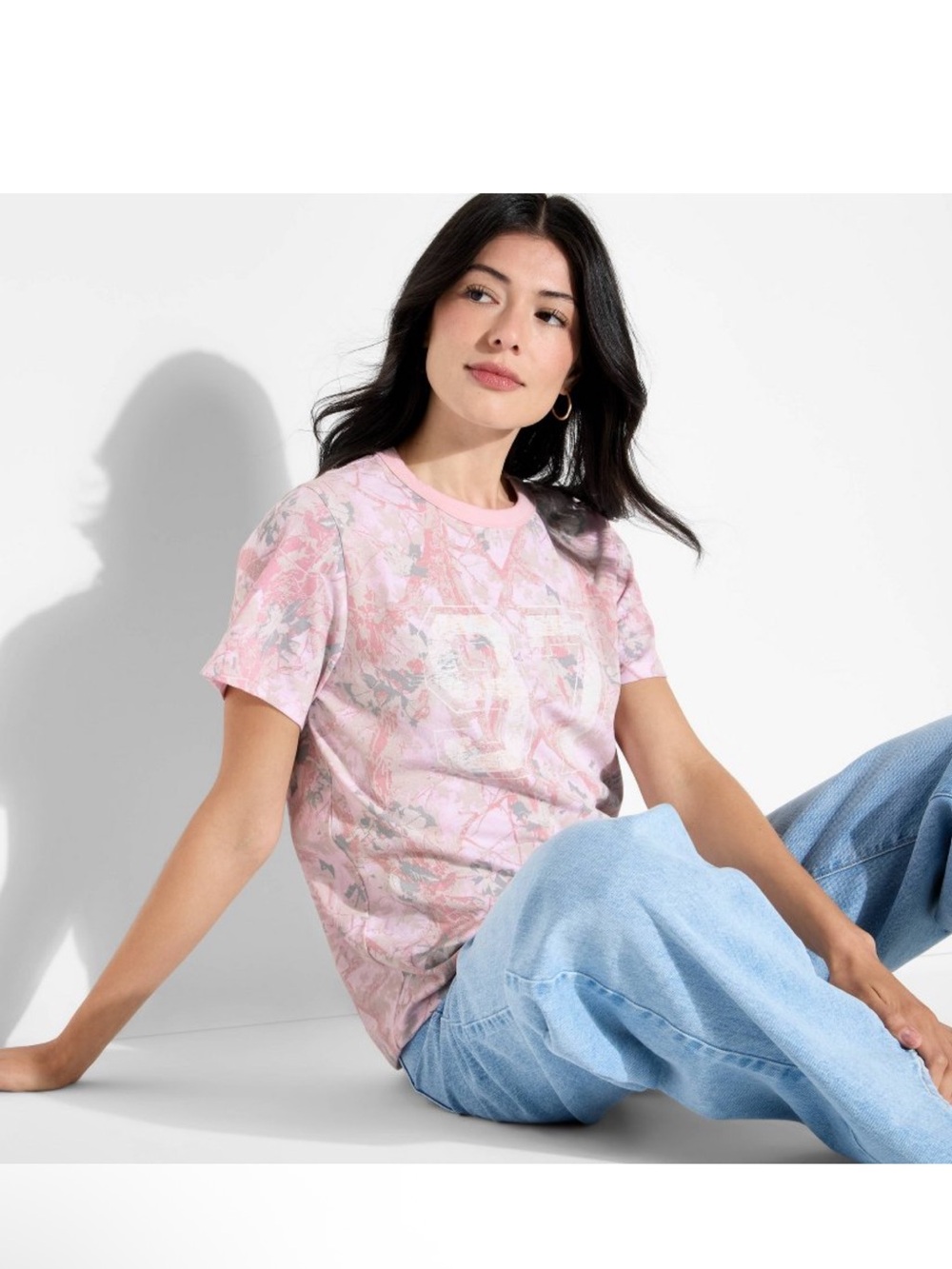 Zoe + Liv Pink Floral Crewneck Short Sleeve Tee